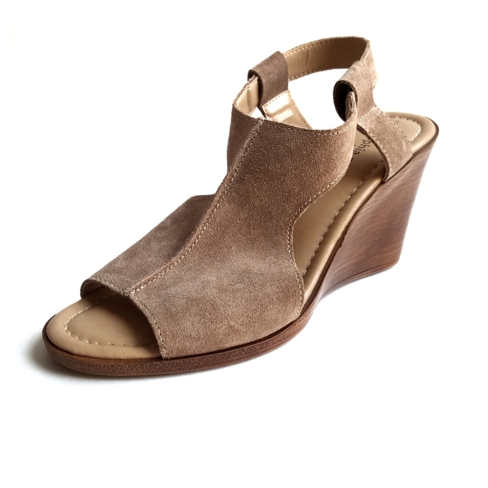 Sophia Milano tan suede sling back wedge sandals